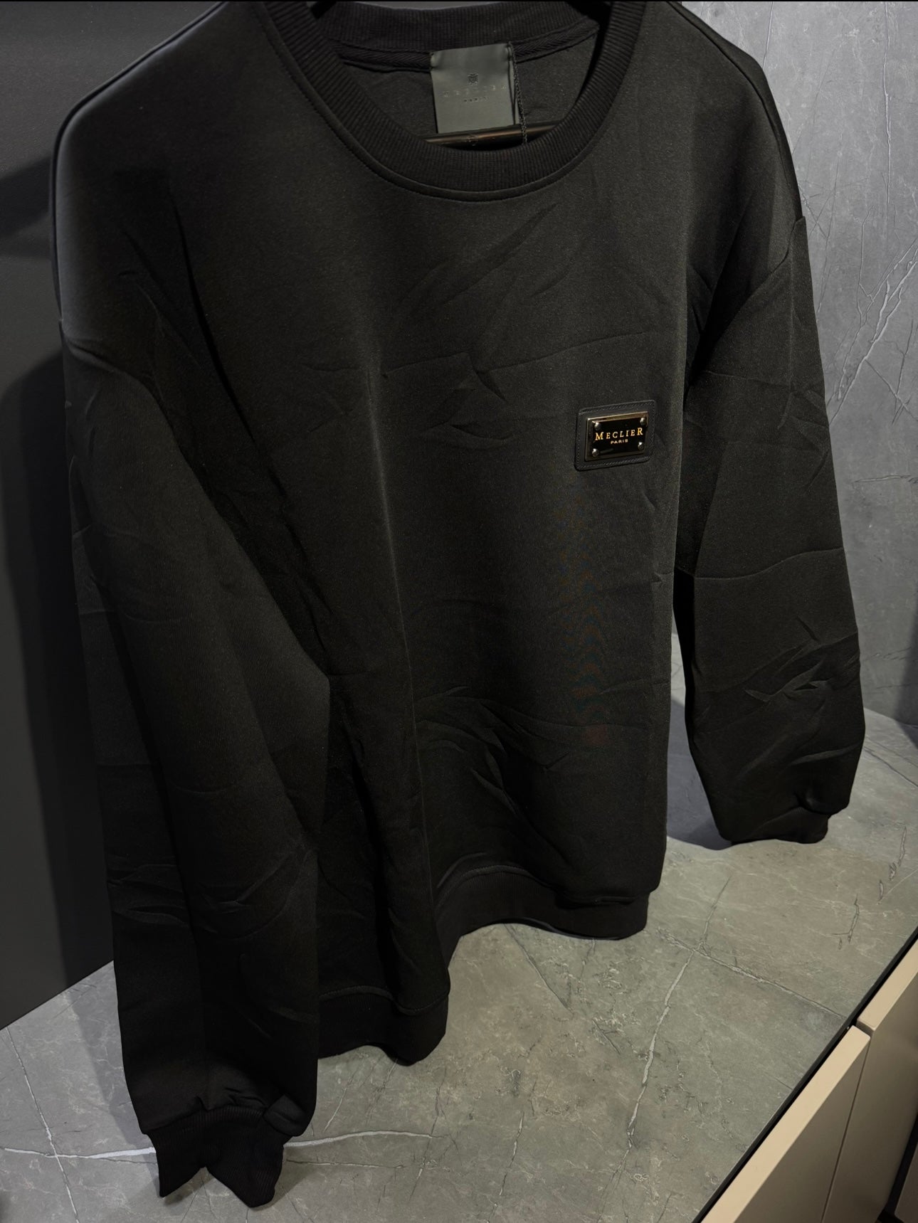 CAMIBUSO MECLIER NEGRO PLACA DORADA