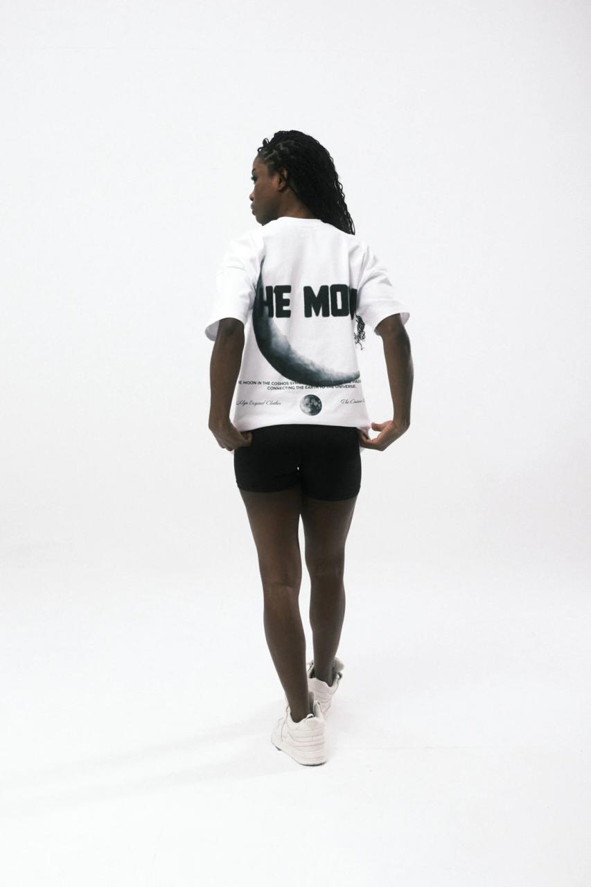 CAMISETA MAGNA OVERSIZED THE MOON BLANCO