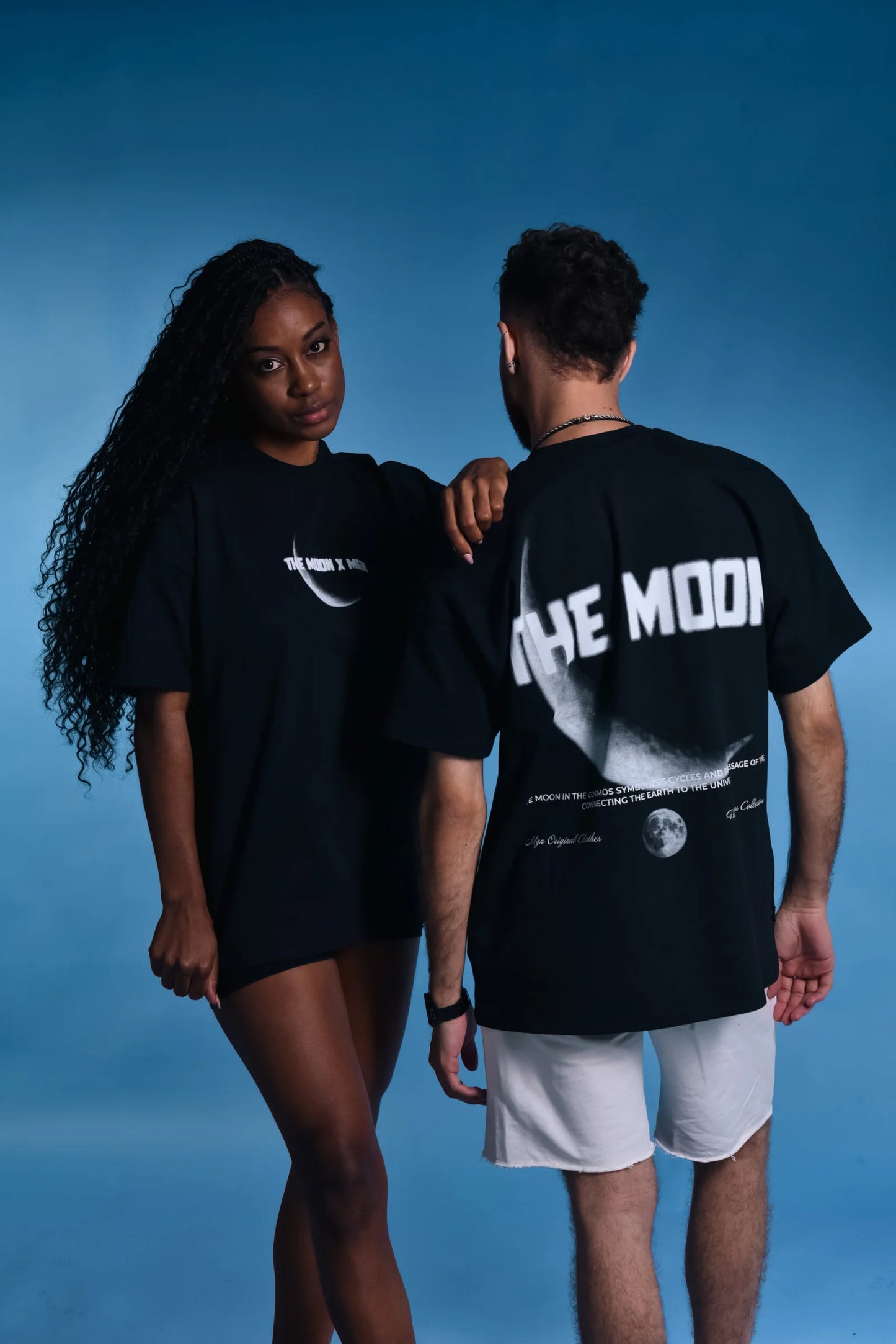 CAMISETA MAGNA OVERSIZE THE MOON NEGRO