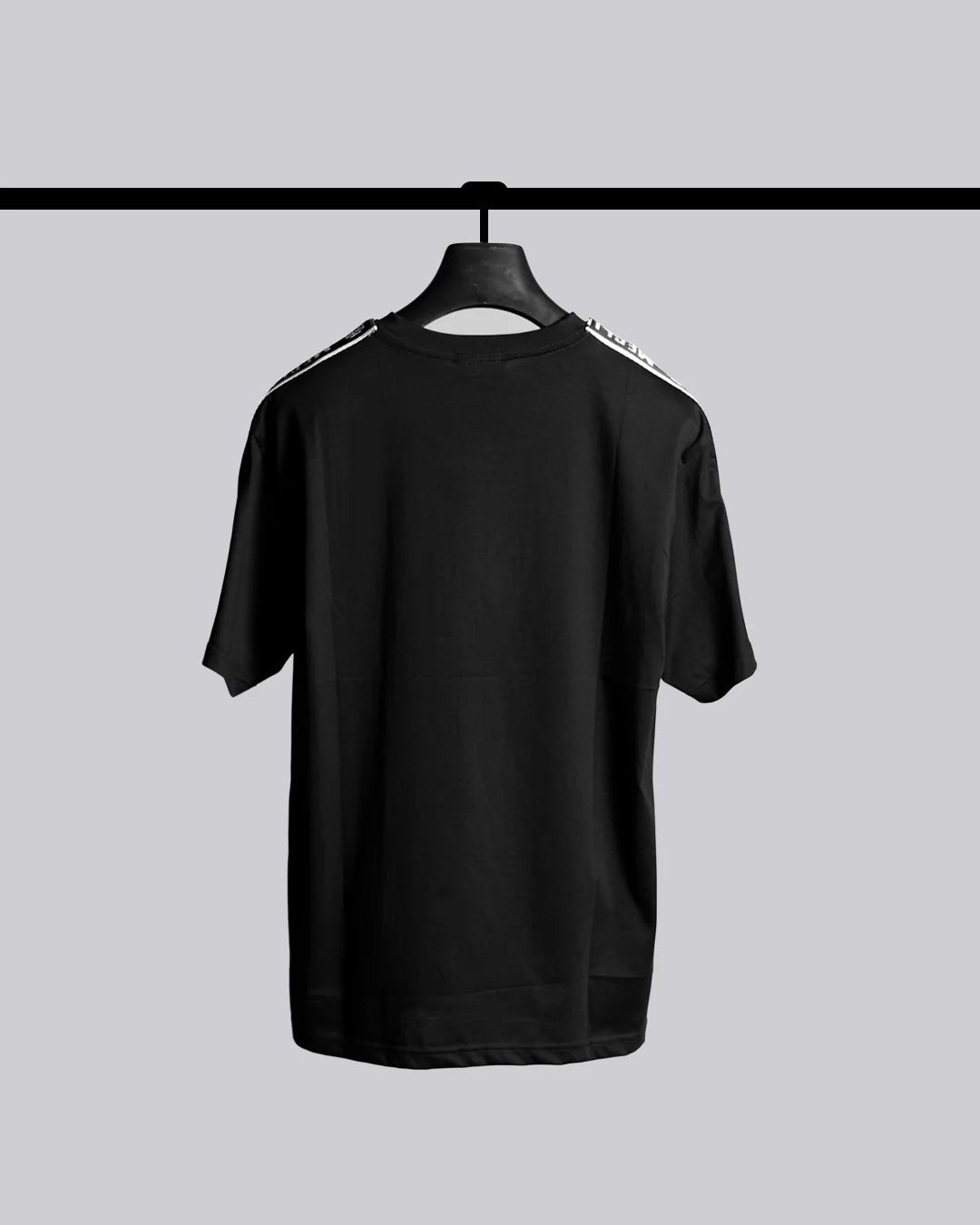 CAMISETA MECLIER NEGRO LINE HOMBRO