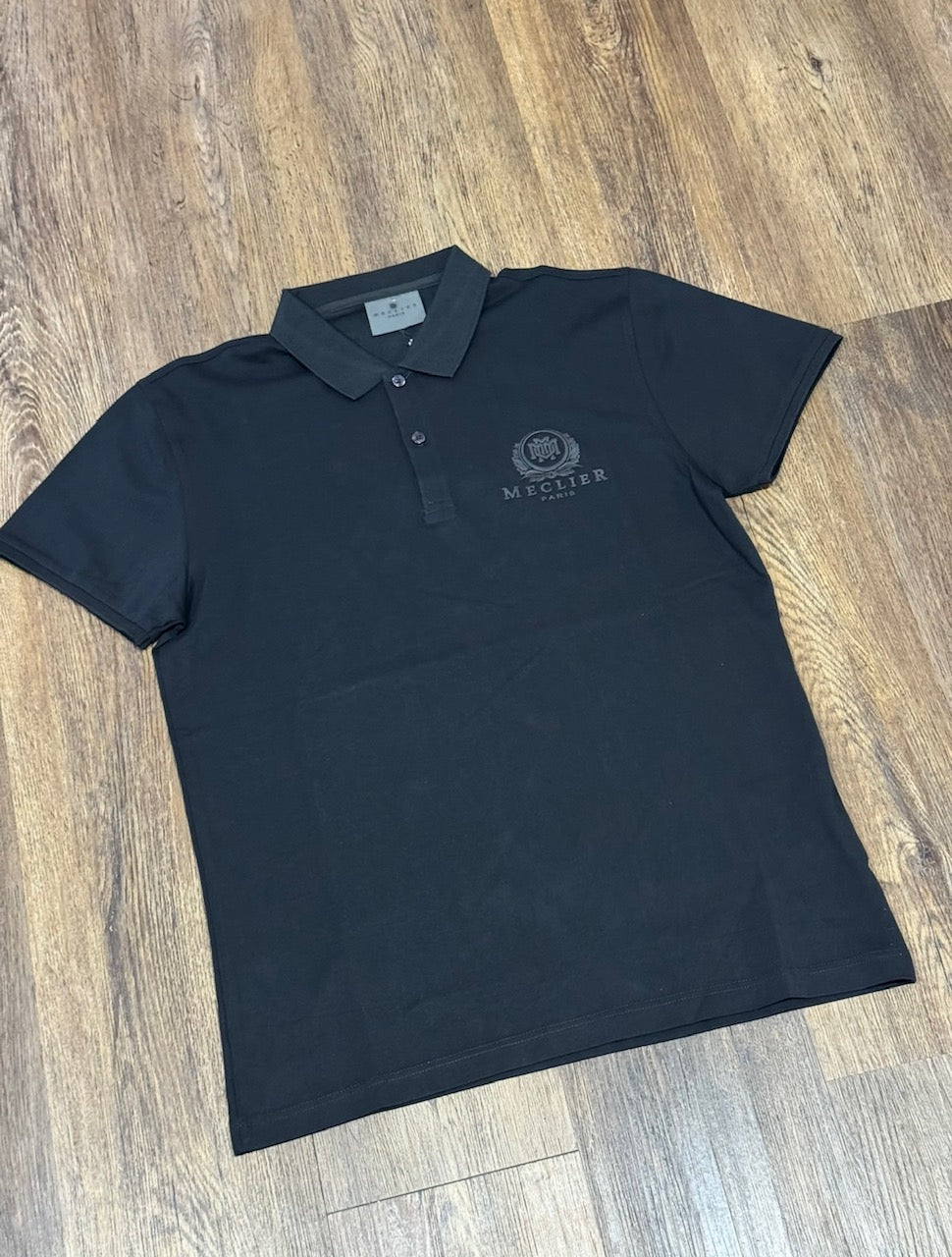 CAMISETA TIPO POLO MECLIER NEGRO LOGO TONO A TONO