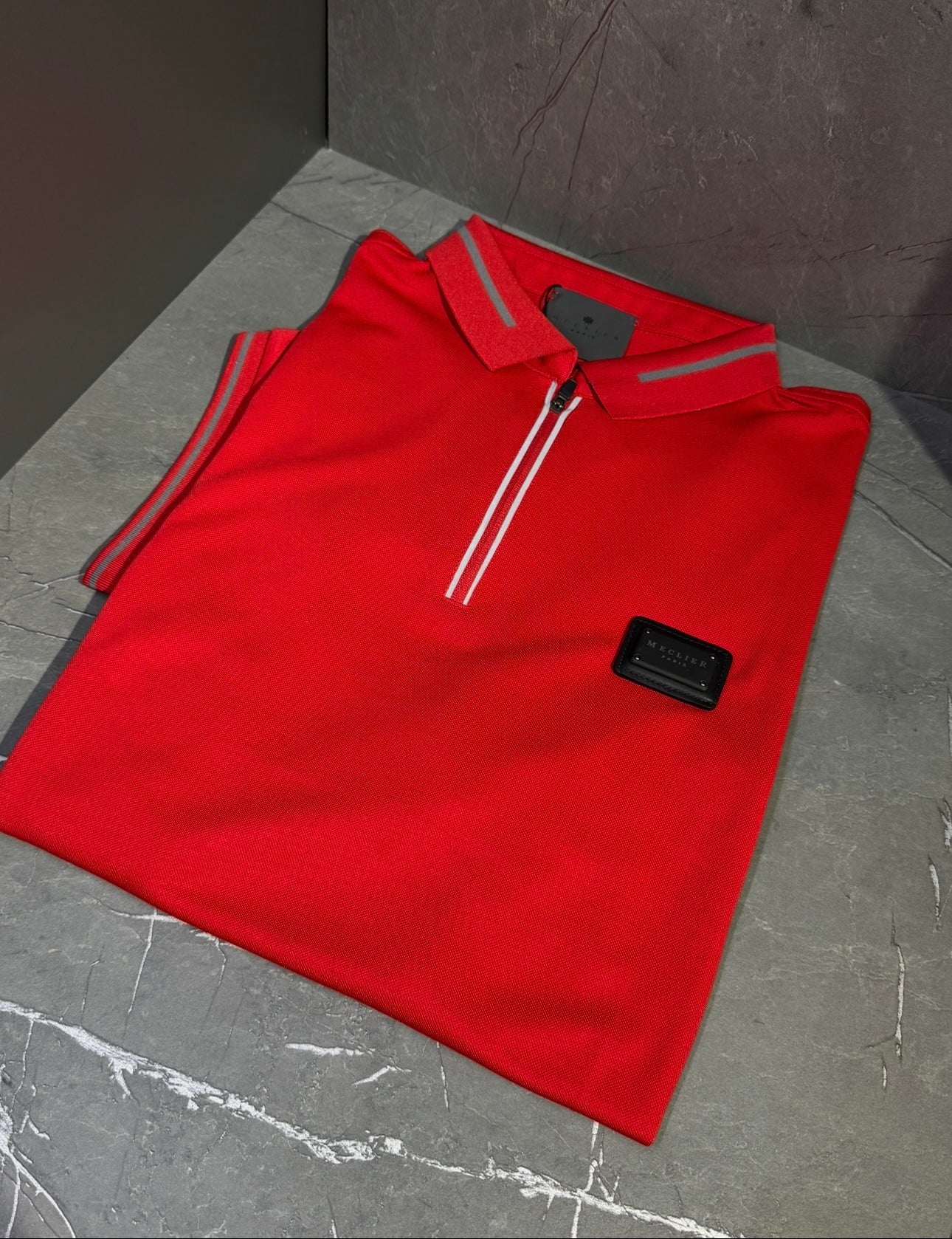 CAMISETA TIPO POLO MECLIER ROJO FONDO ENTERO