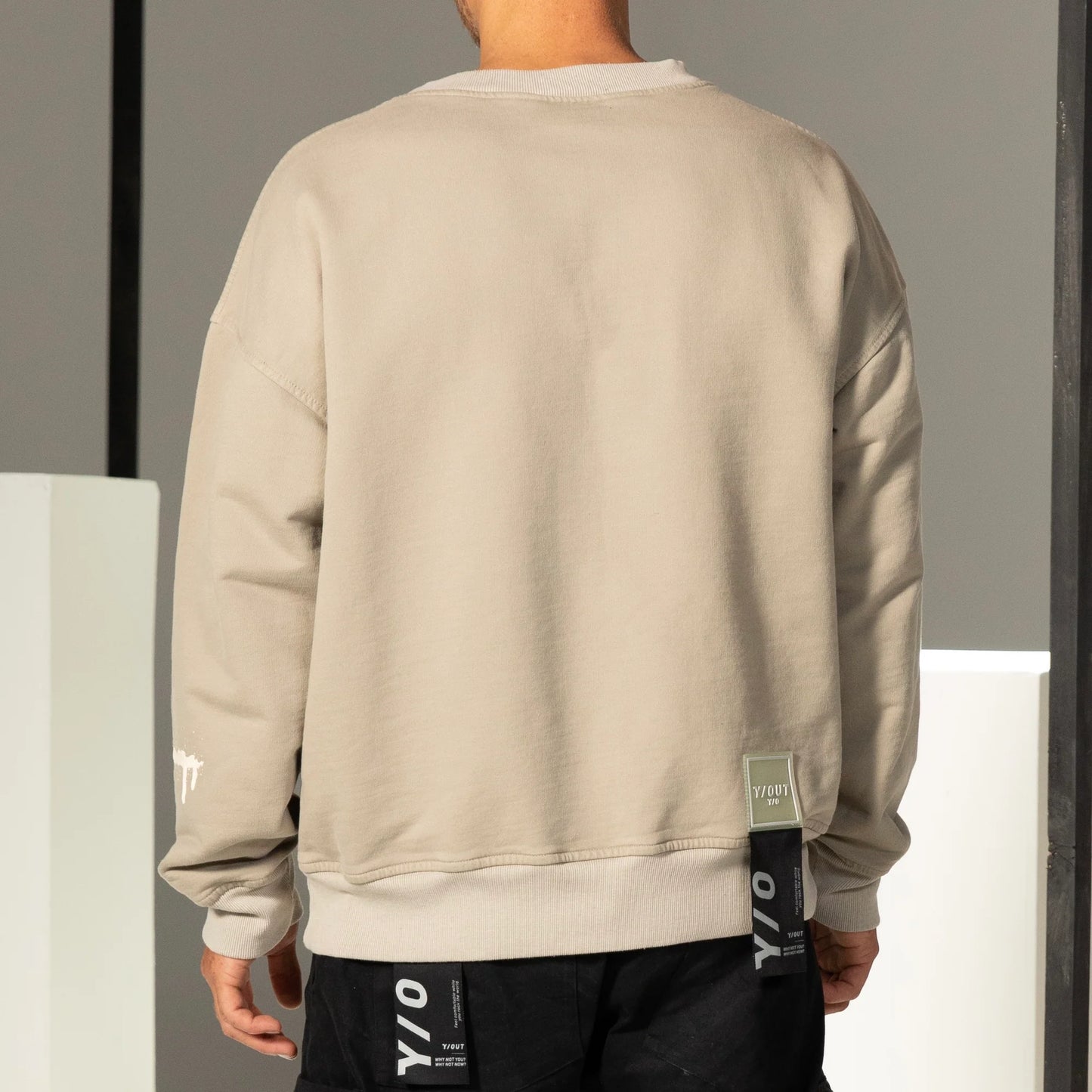 BUZO Y/OUT CREWNECKS