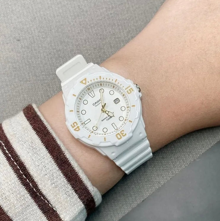 RELOJ CASIO LRW-200H-7E2V