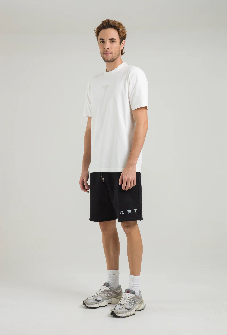 SHORT ARTDIST IONIC BLACK