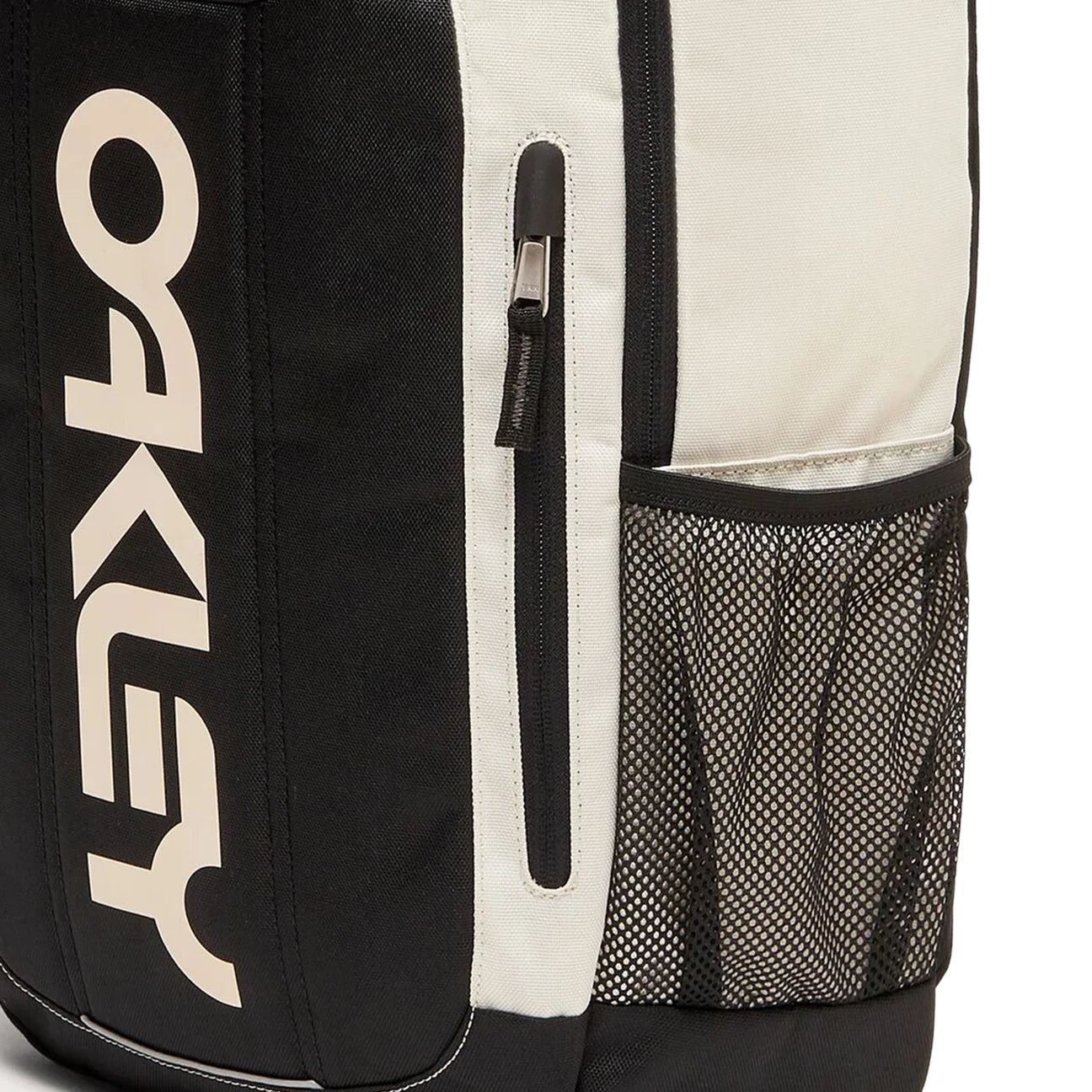 BOLSO OAKLEY ENDURO 3.0 20 LT 921416 GREY AND BLACK