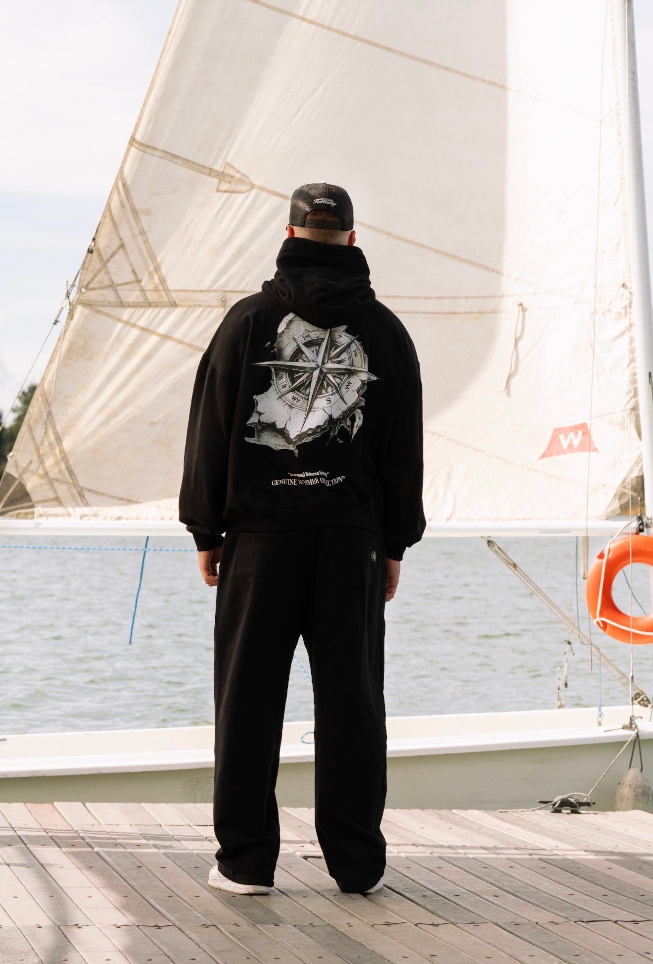 HOODIE SOCIAL HARMONY SHIFT