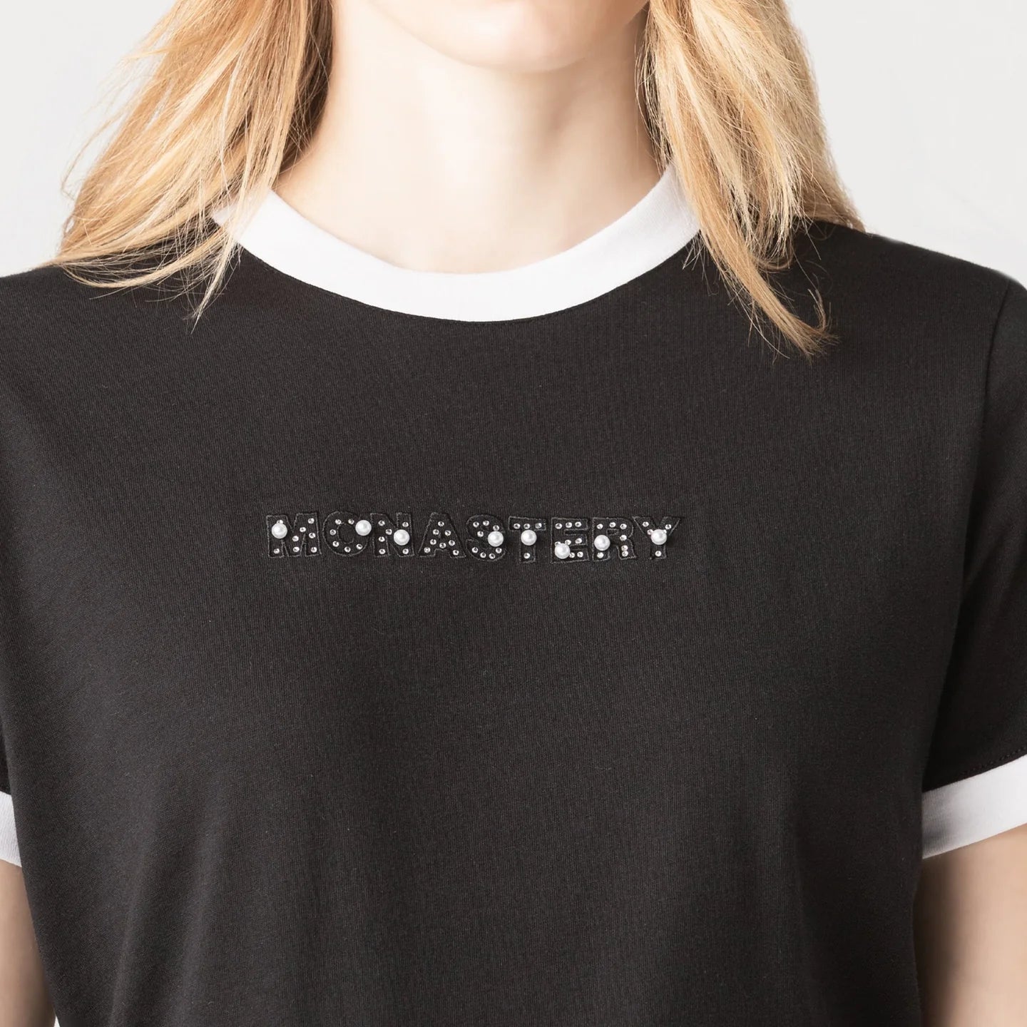 CAMISETA MONASTERY ZHANNA BLACK WOMEN