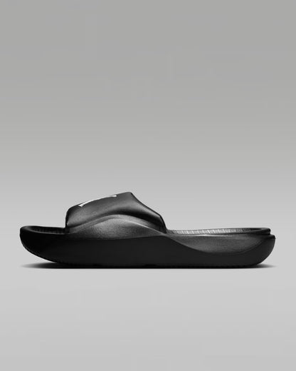 CHANCLAS JORDAN FRANCHISE BLACK LOGO WHITE