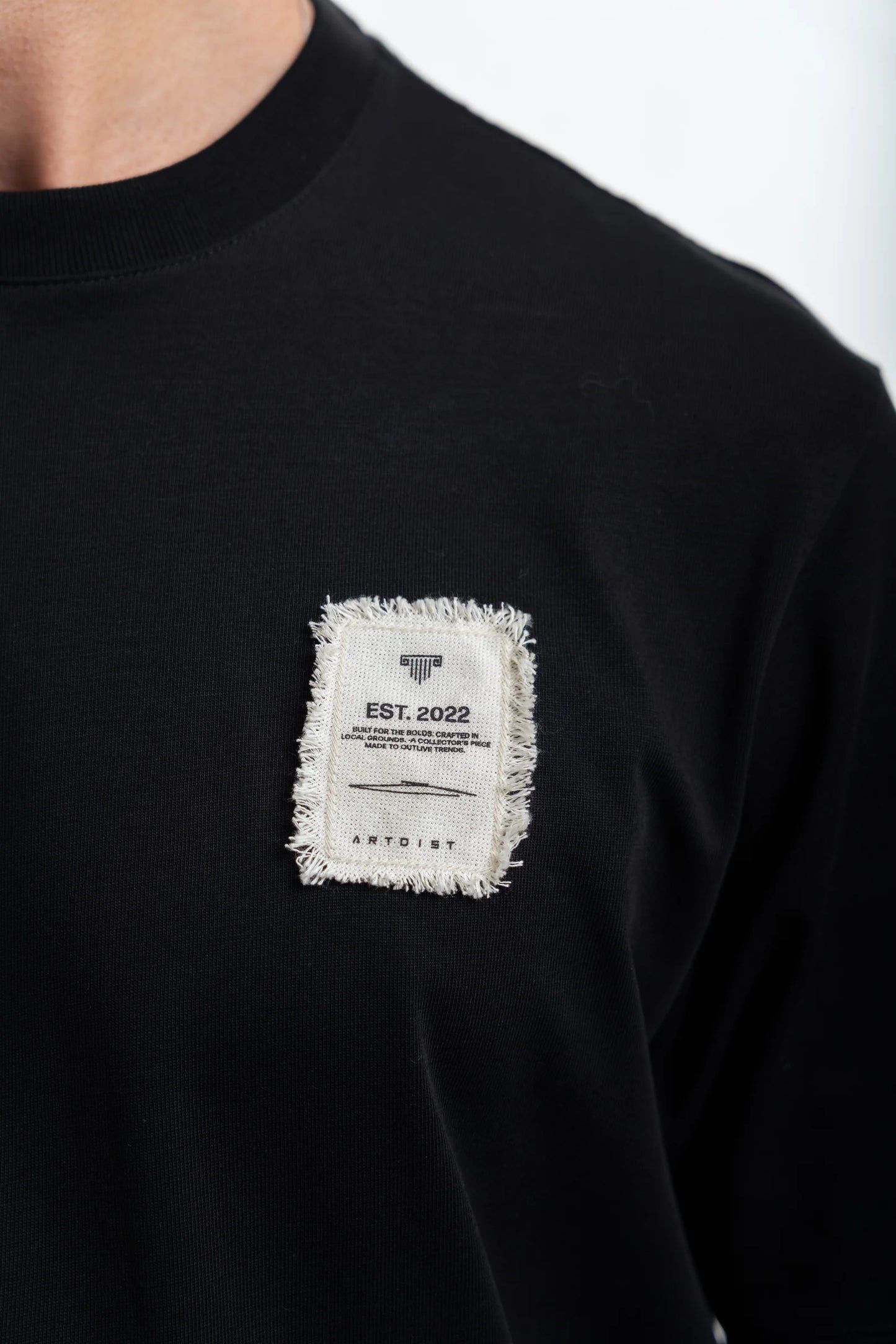 CAMISETA ARTDIST UNUSUAL BLACK