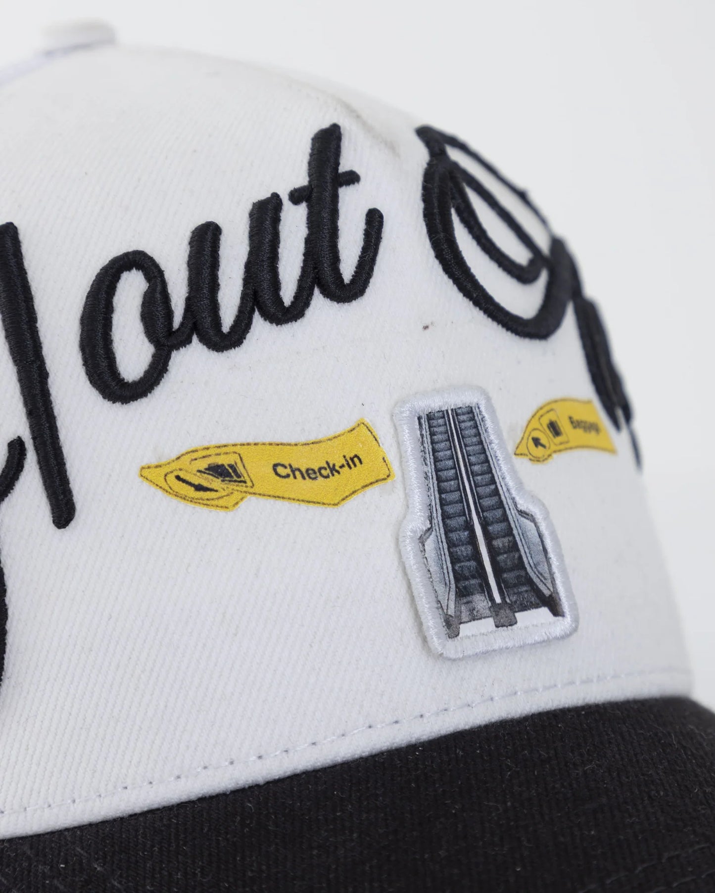 GORRA Y OUT SIGNS