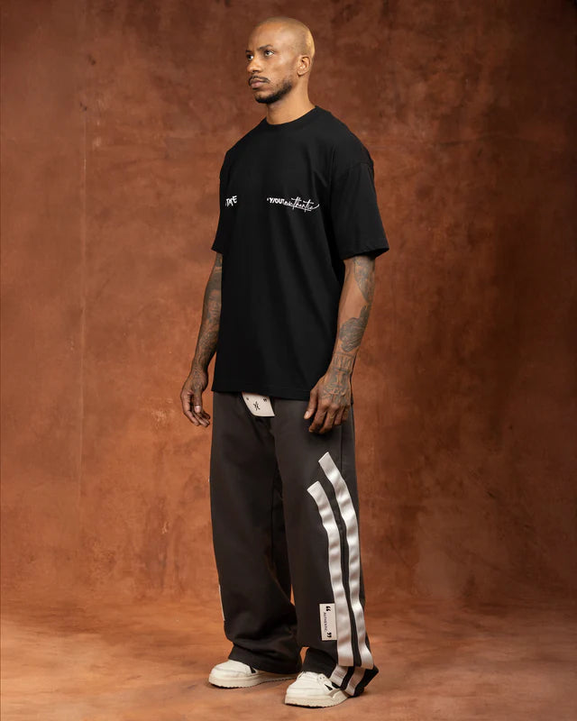 CAMISETA Y/OUT MEDITATE T SHIRT