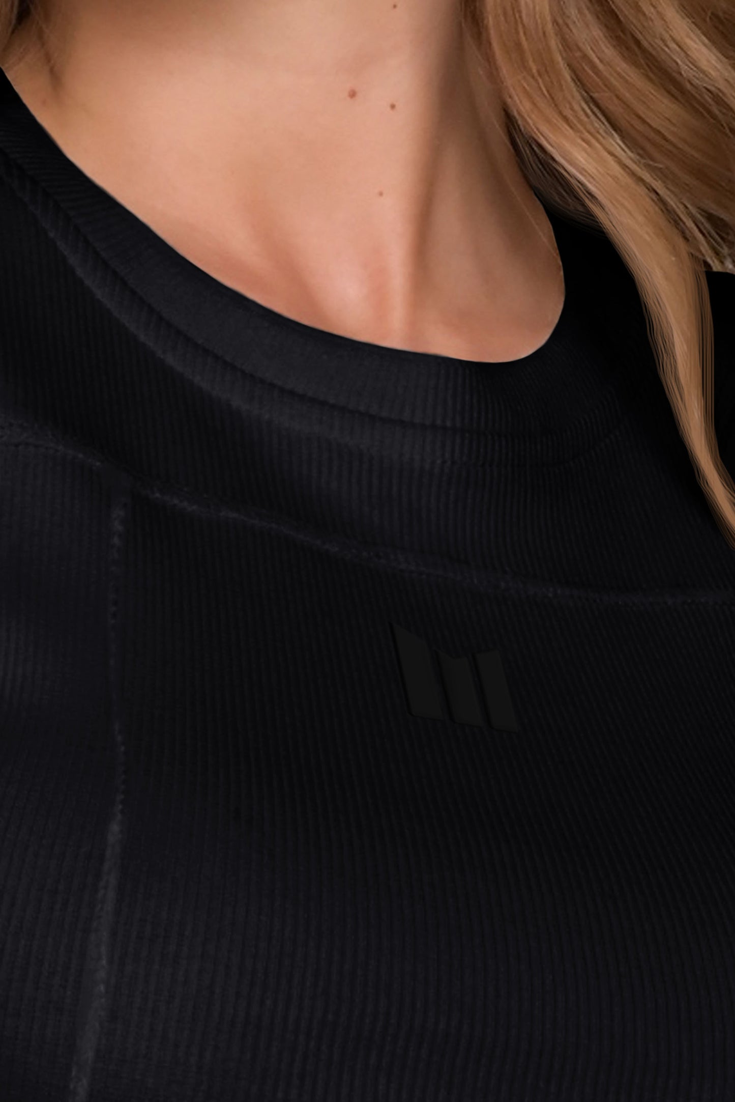 CROP TOP MACETO LISBOA NEGRO