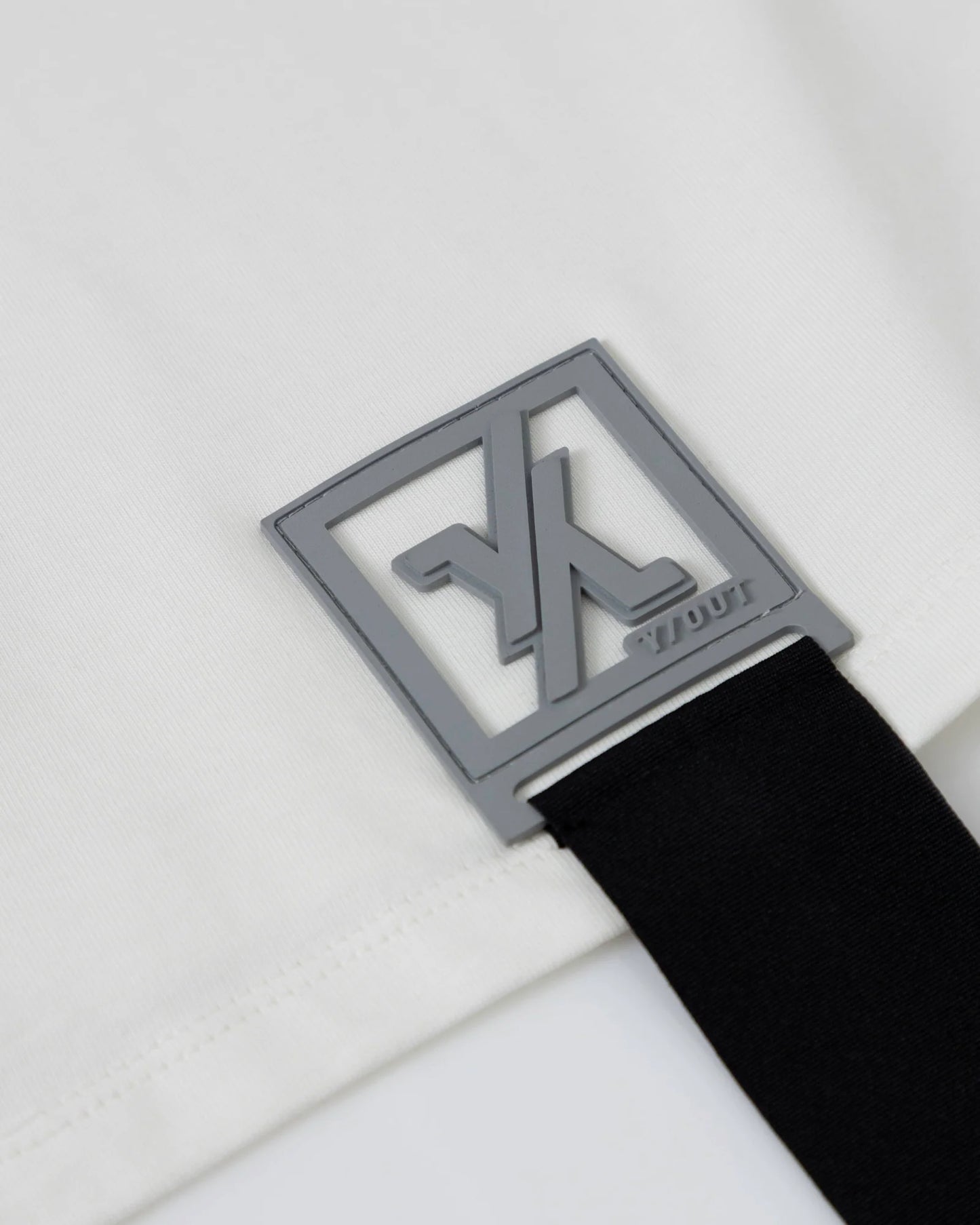 CROP TOP Y OUT DESTROYED