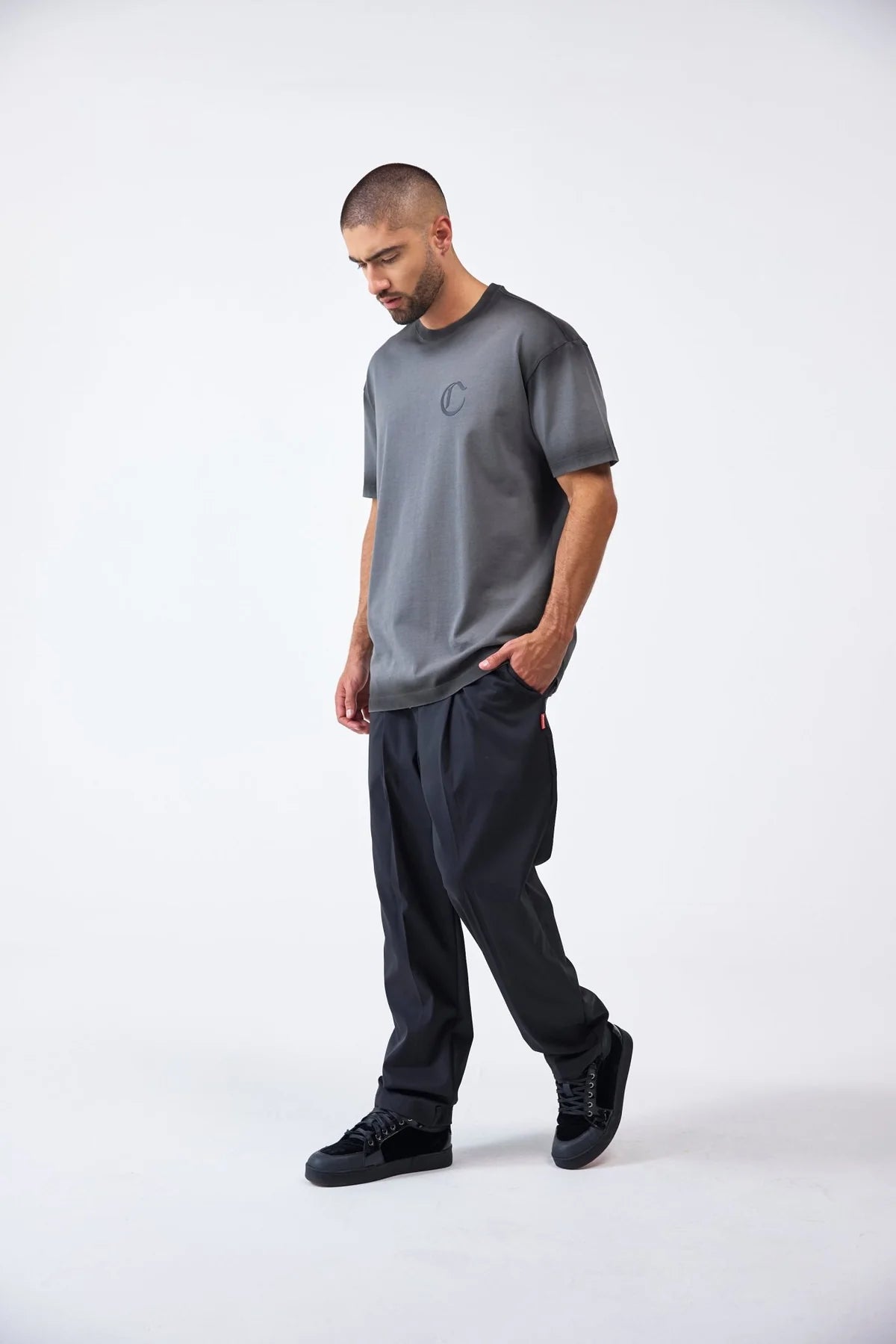 CAMISETA CLEMONT INTAGLIO GRIS OSCURO