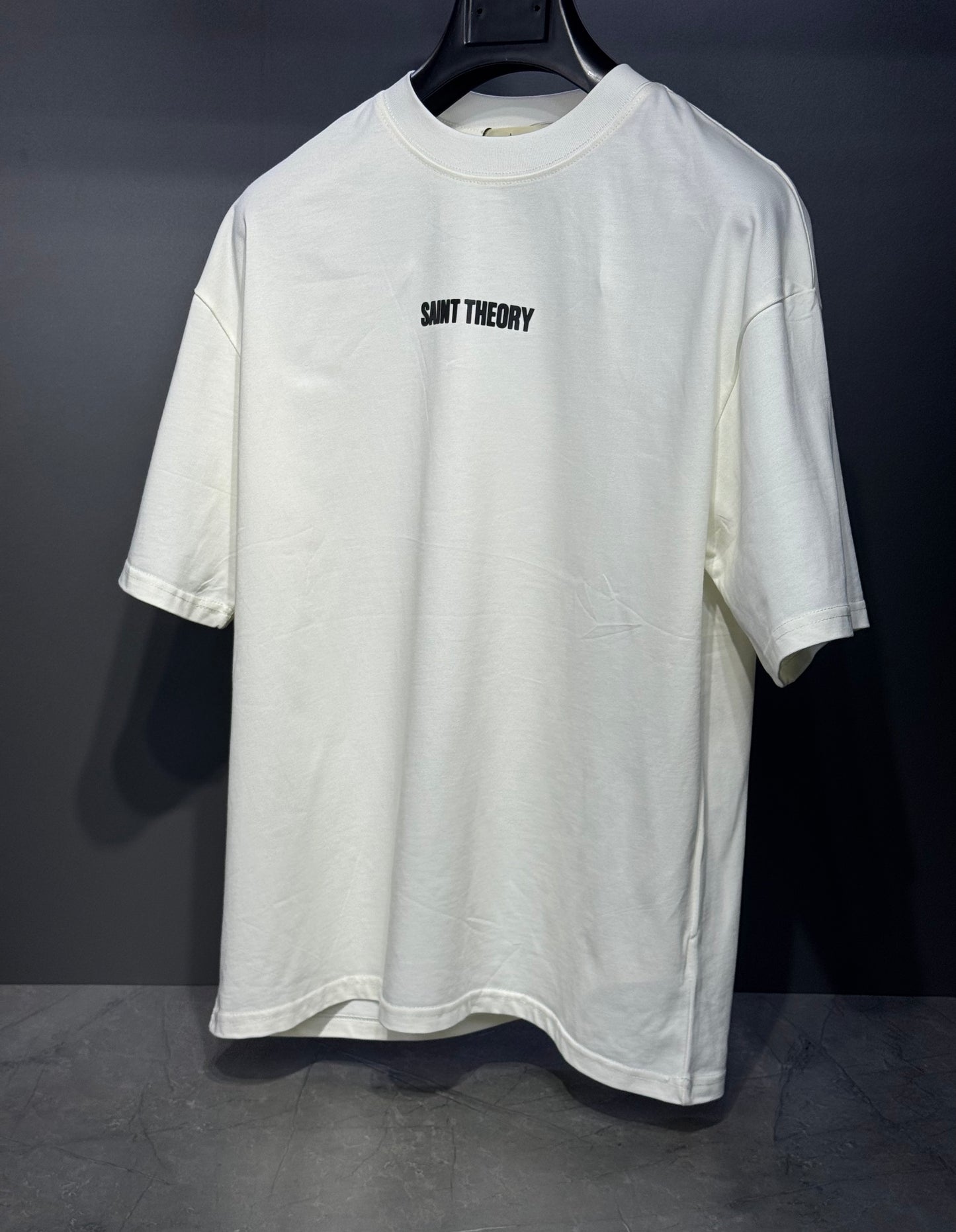 CAMISETA SAINT THEORY SECRET VERSE ELYRA BLACK AND WHITE