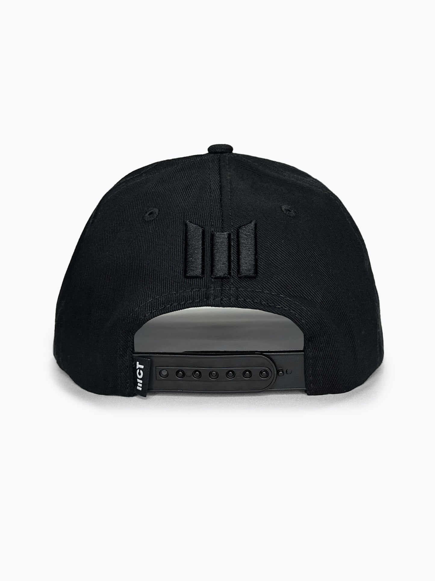 GORRA MACETO SANDUCHADA NEGRA