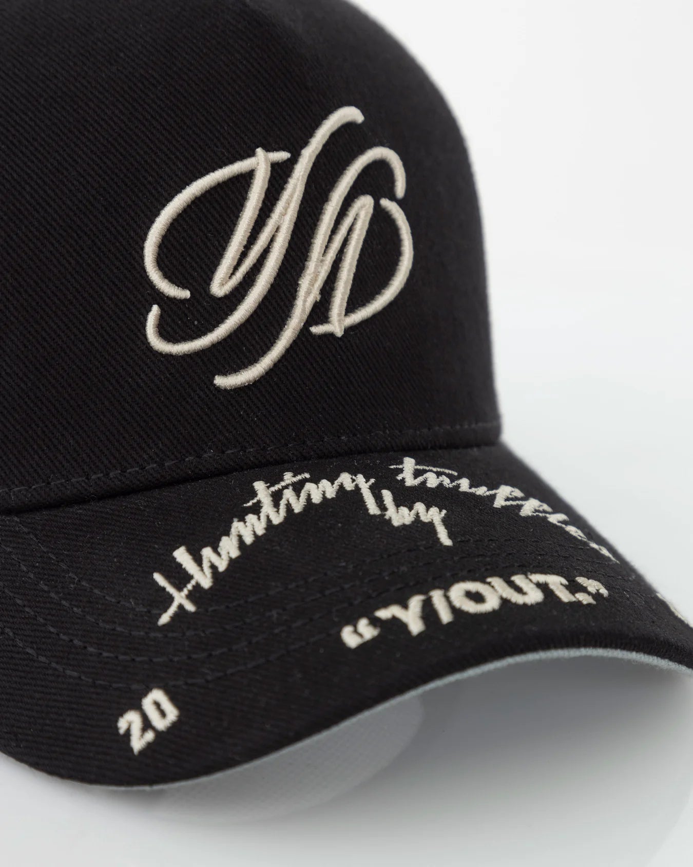 GORRA Y OUT CORTEX