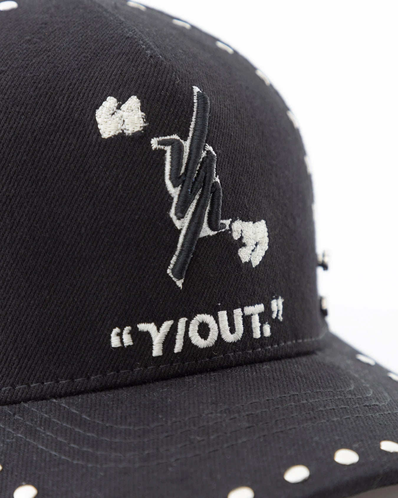 GORRA Y OUT ESSENCE