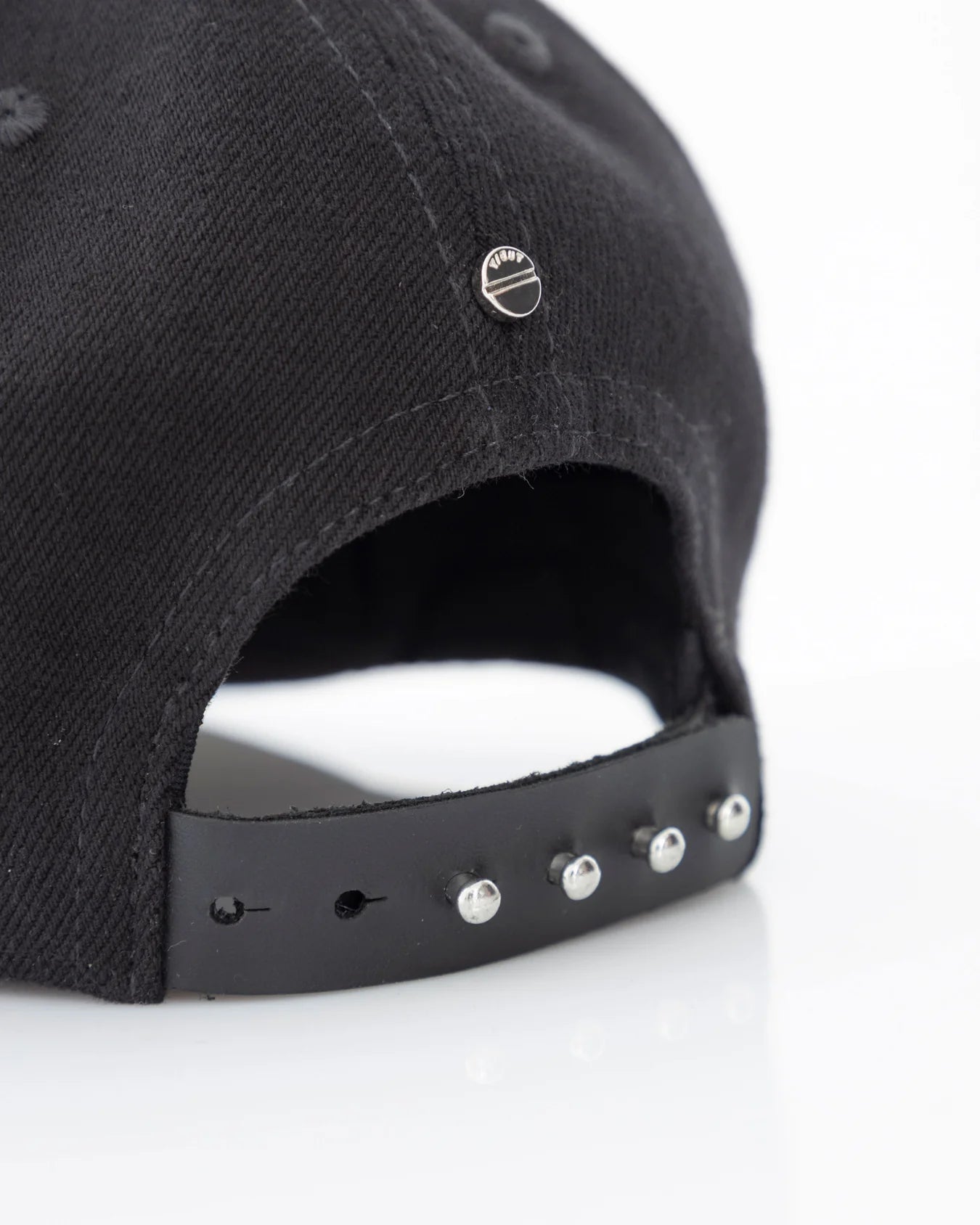 GORRA Y OUT ESSENCE