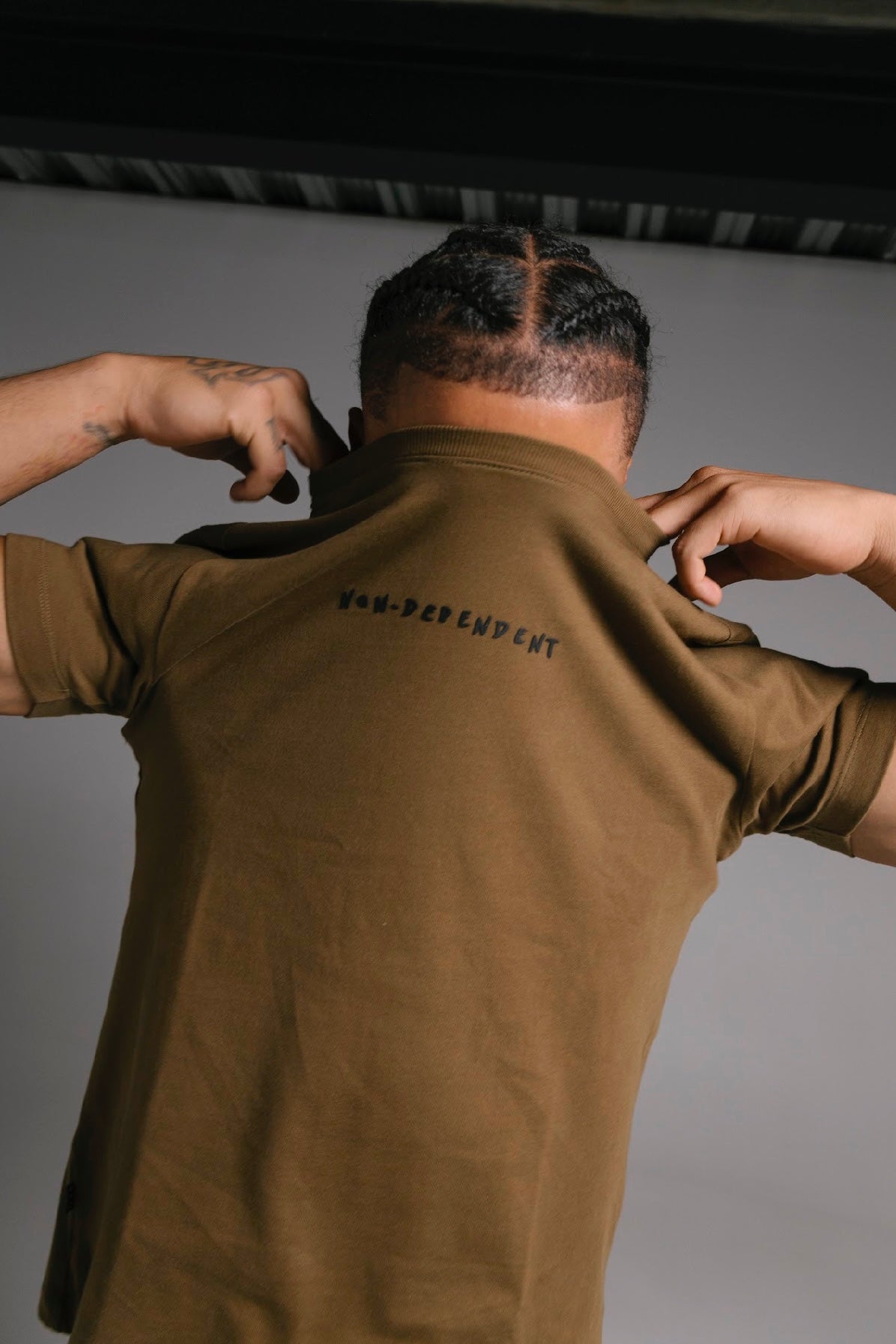 CAMISETA CAPI NON DEPENDENT BROWN